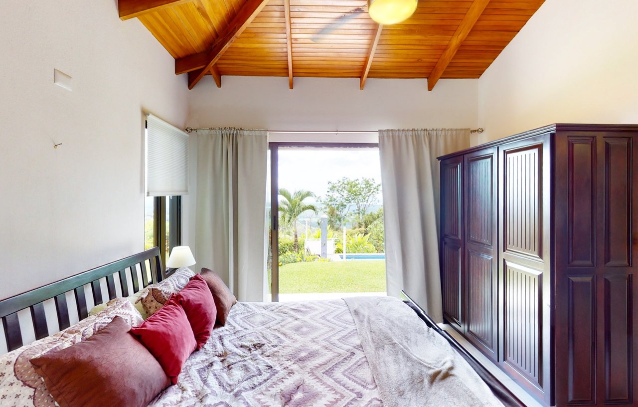Tranquil Ocean-View Home At The End Of The Road