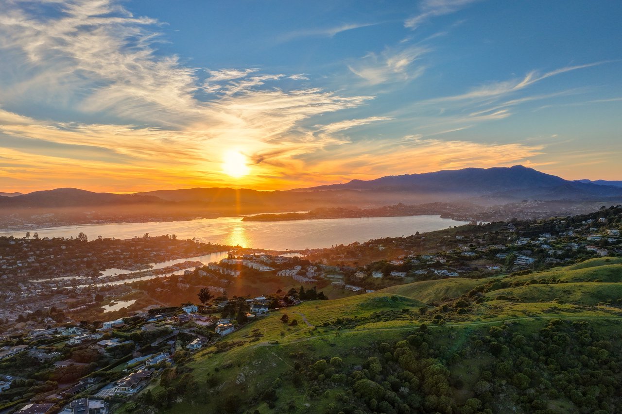 Sweeping Views of San Francisco and the Golden Gate Bridge
