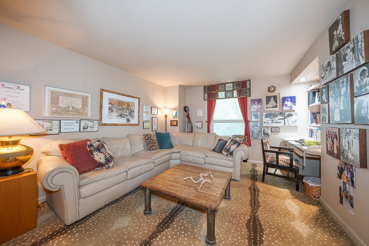 Price Improvement!!! Fab 3 bed 2.5 bath Main Line Condo