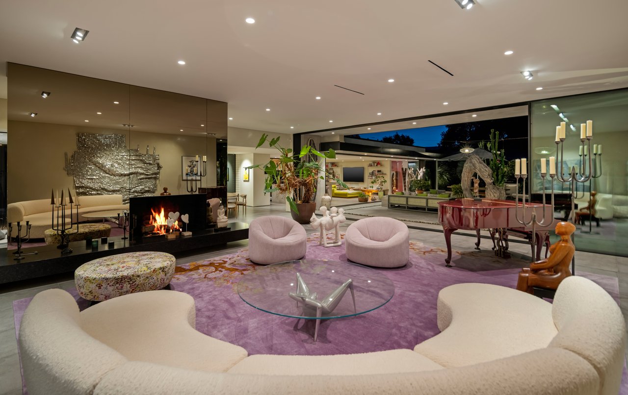 1087 Moraga Dr, Bel Air