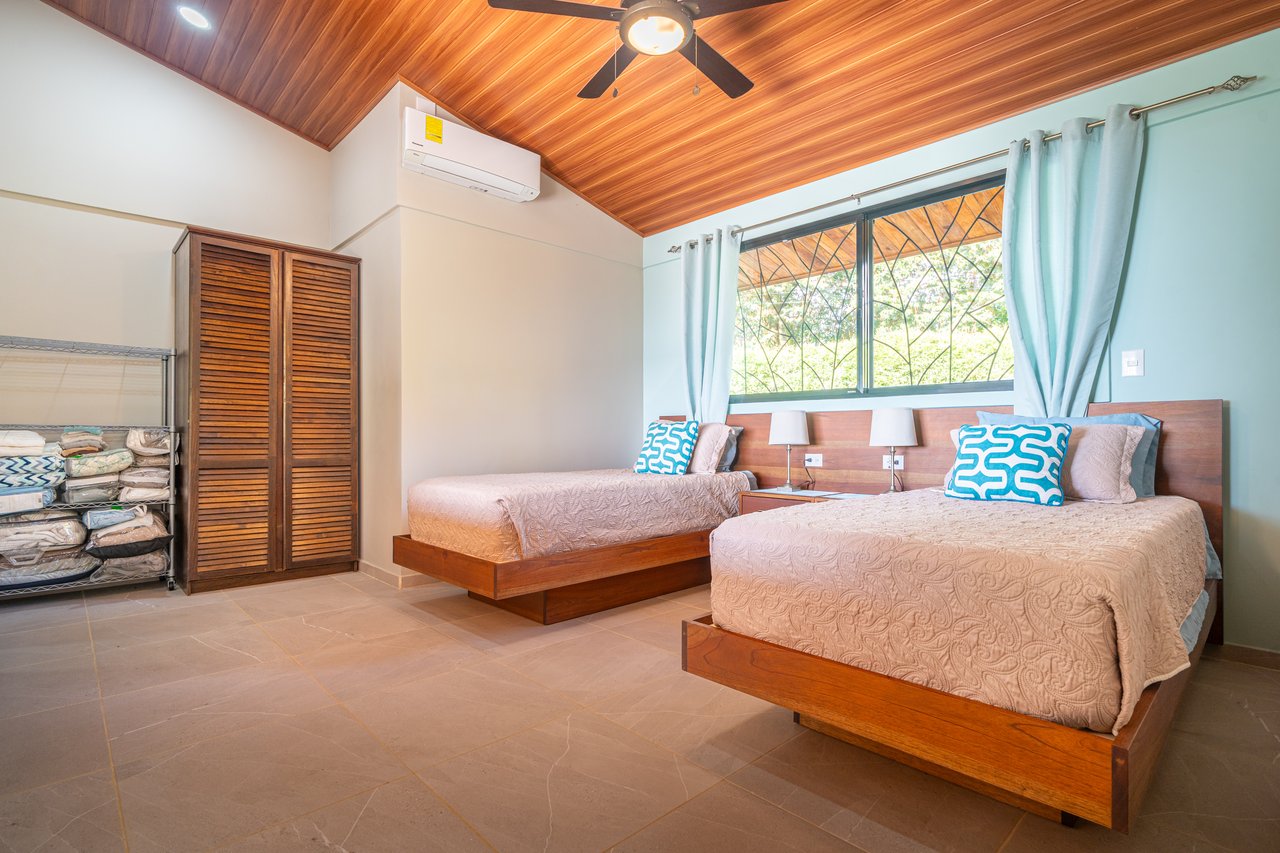 Casa Sea Breeze- Spectacular Ocean-View Home and Guest Villa in Prime Ojochal Location