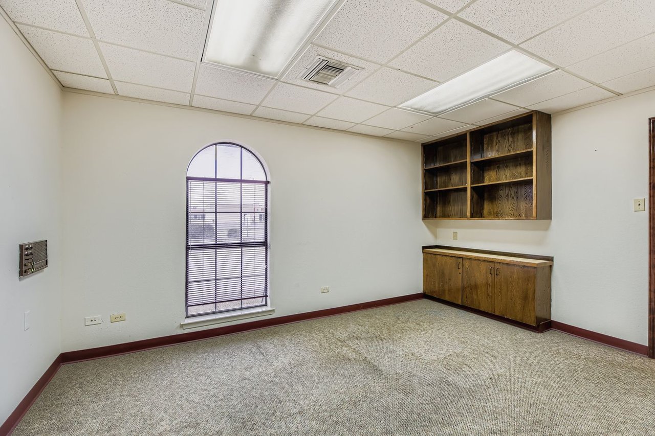 2060 Universal City Blvd