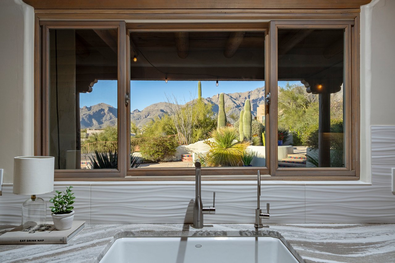 5115 N Corte De Catalonia