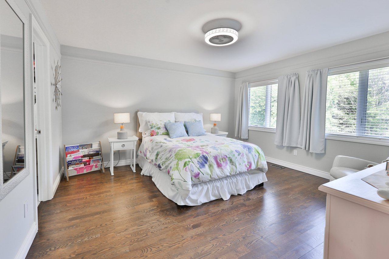 1277 Woodeden Dr