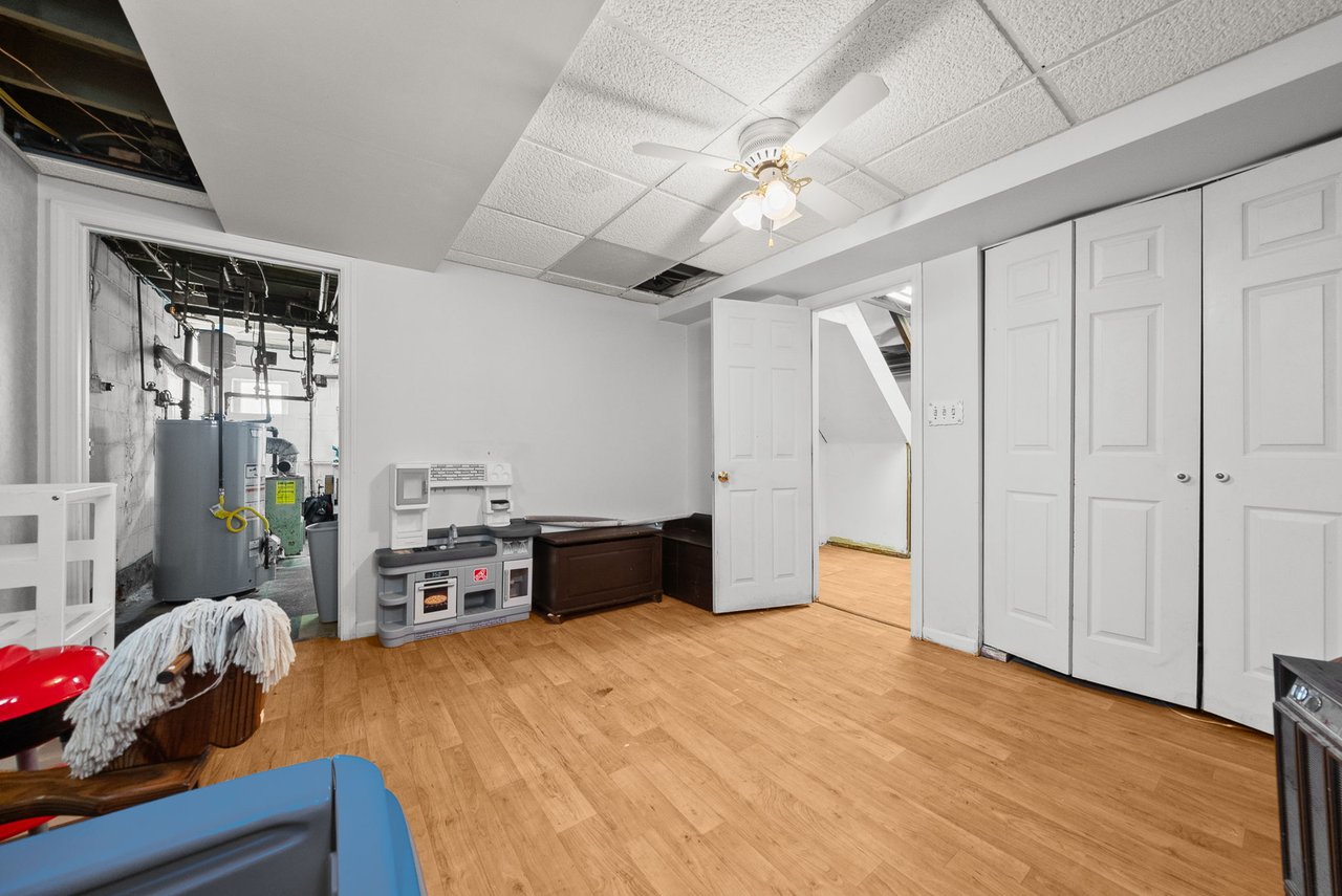 615 Lincoln Ave, Carnegie PA 15106