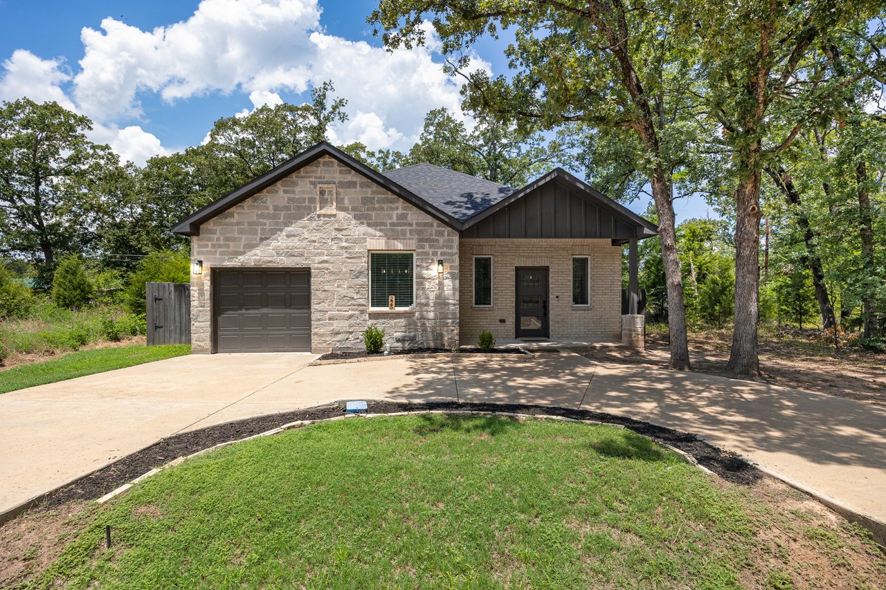 Lake Lifestyle- Investment Potential- Move-In Ready