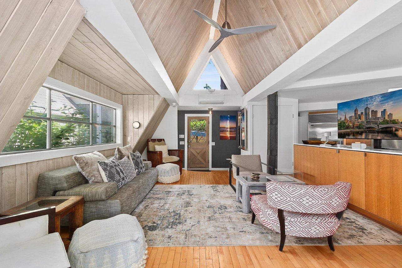 10 Oak Ln