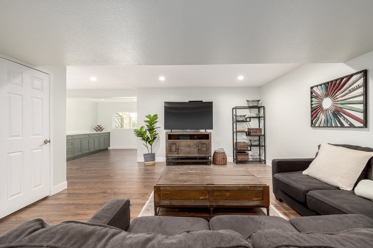 Just Listed: An Acre of Mountain Views and Elegance in Rinn Valley