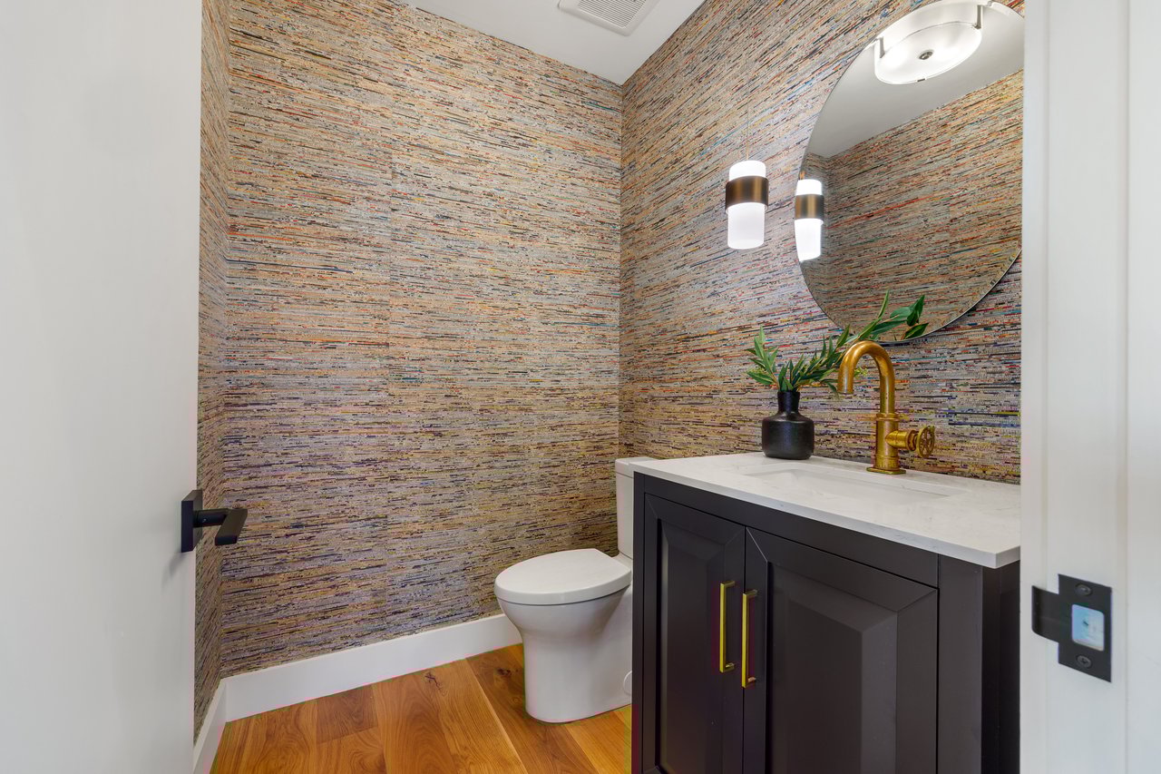 Contemporary Gem on Belvedere Island