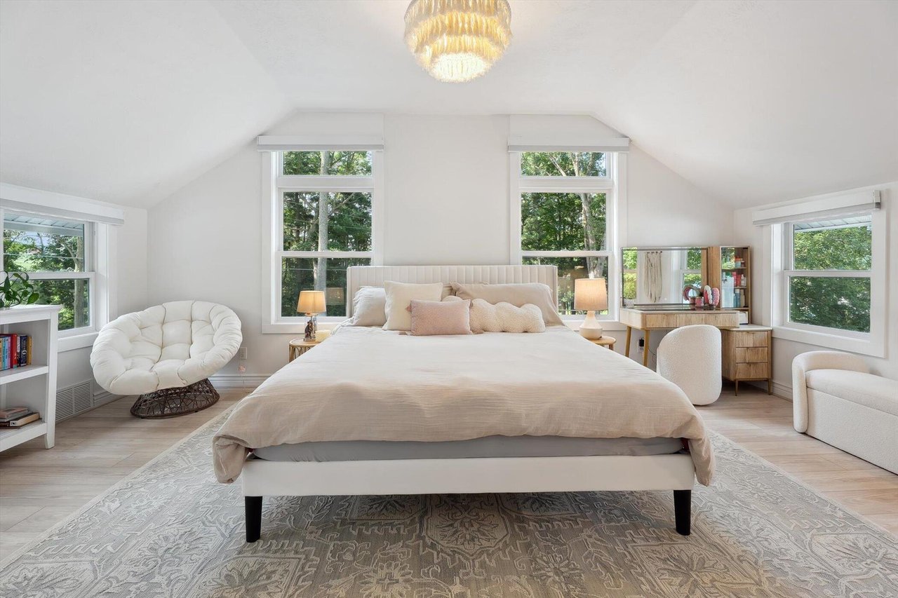 240 AQUAMARINE DRIVE