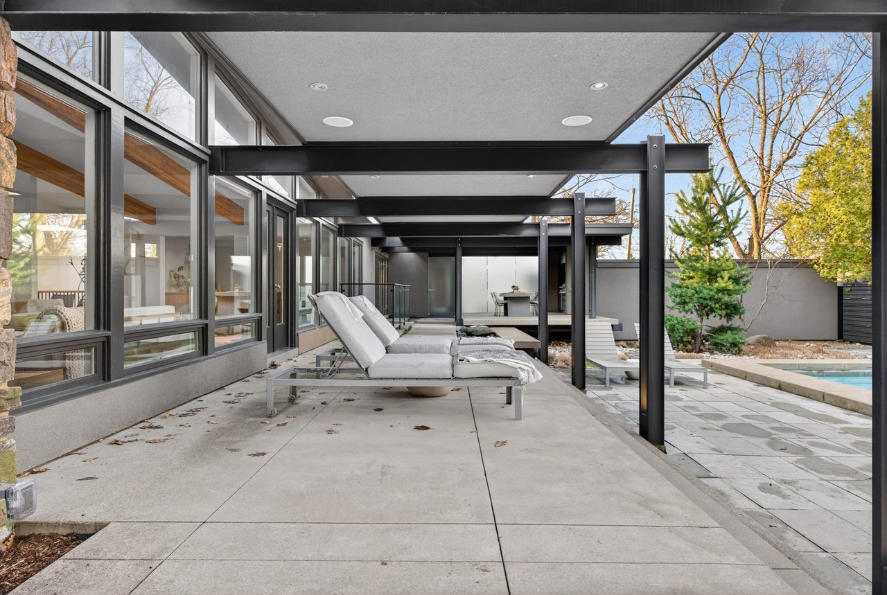 Inspiring MCM Residence