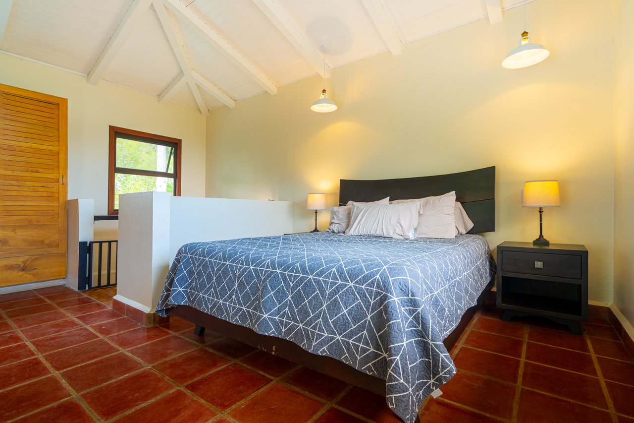 Ocean View Home in Escaleras with Guest House