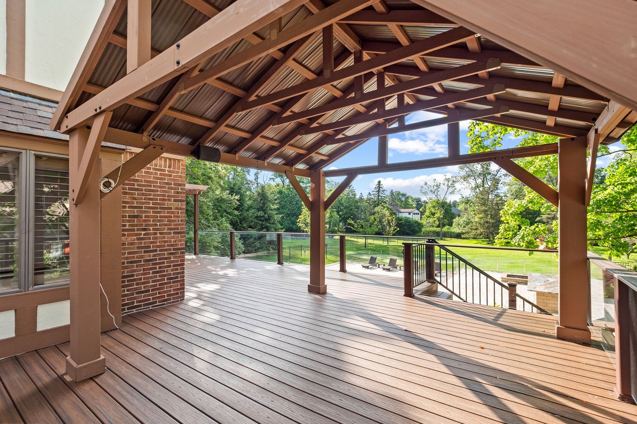 260 Woodwind Dr, Bloomfield Hills