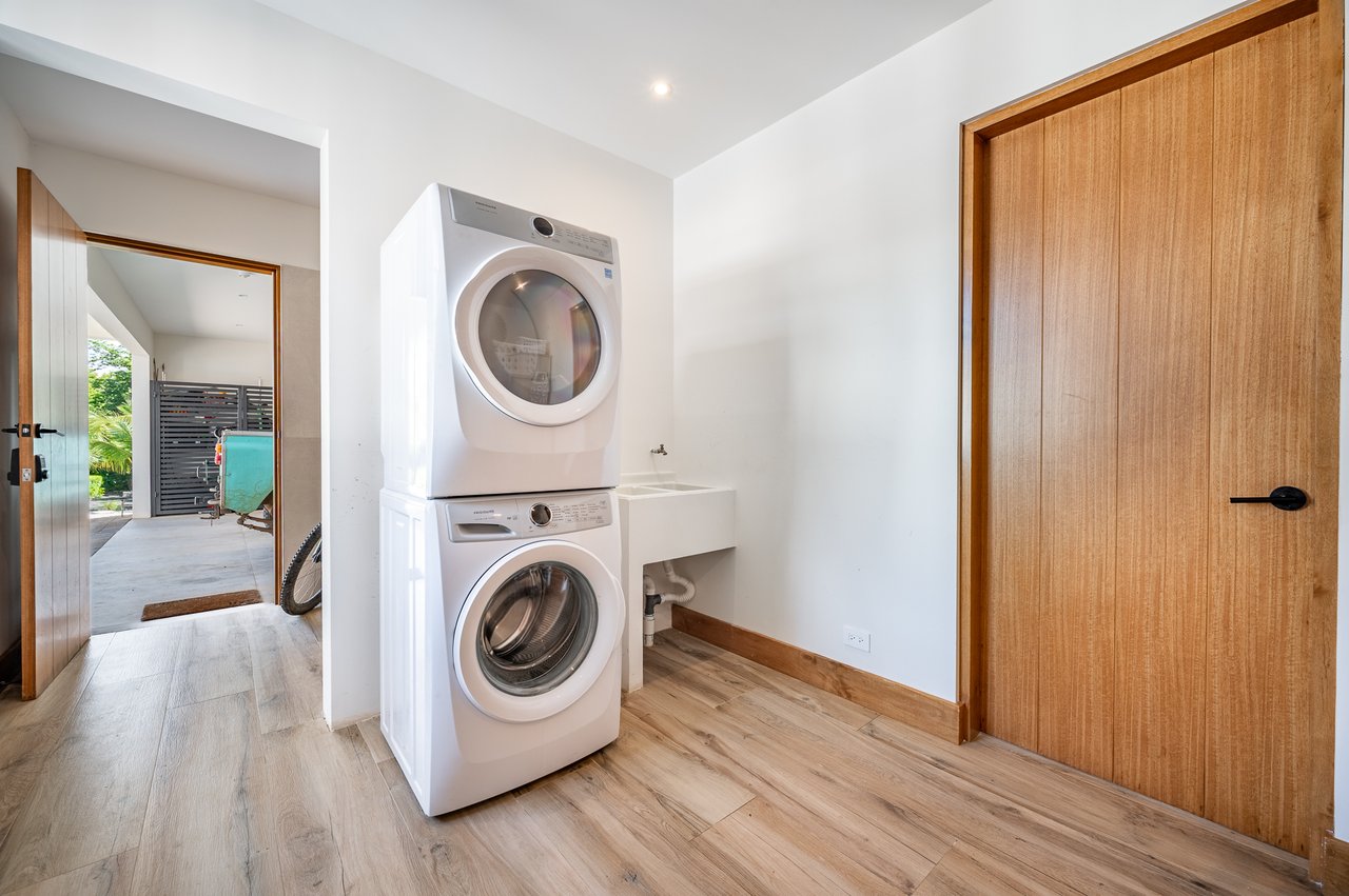 Casa Canto del Agua | Luxury 7-Bedroom Villa with Two Guest Apartments in Hacienda Pinilla’s Reserva de Golf