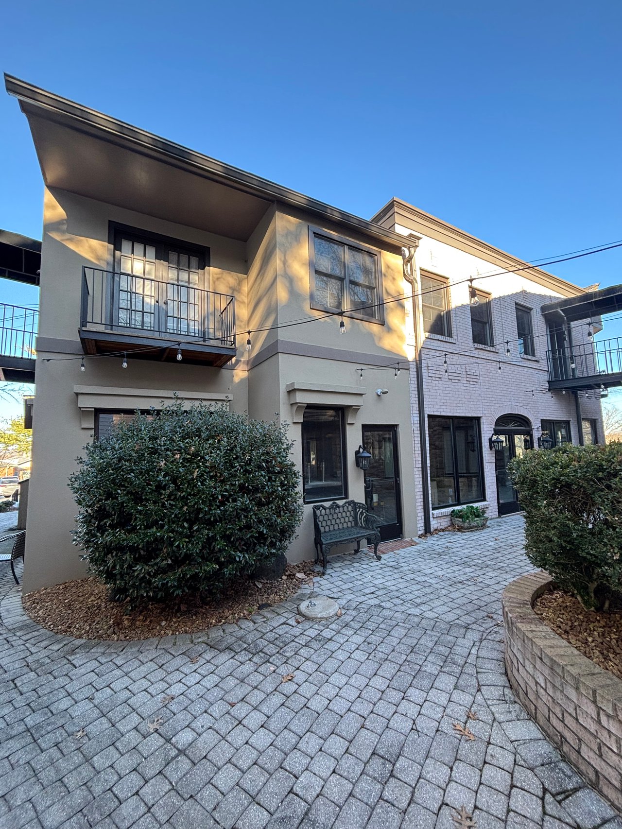 1143 Columbia Avenue