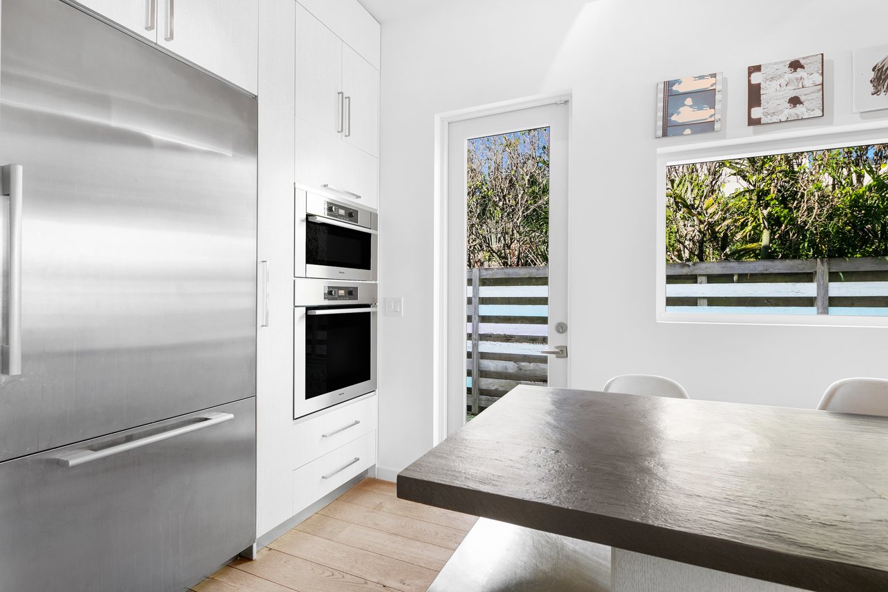 441 E Dilido Dr