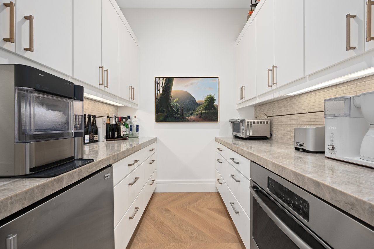 2406 Pemberton Pkwy