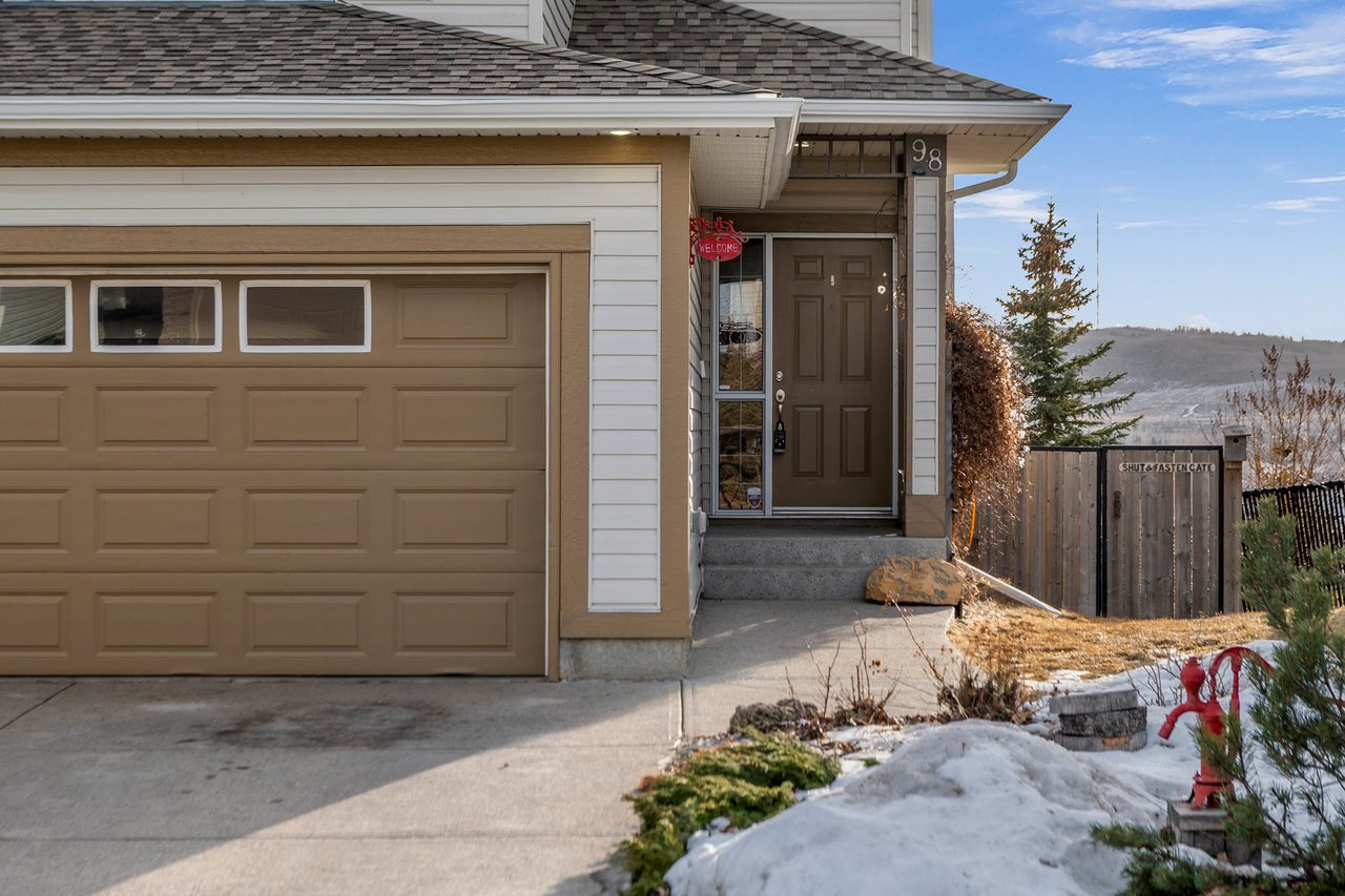 98 Tuscany Ravine Close NW