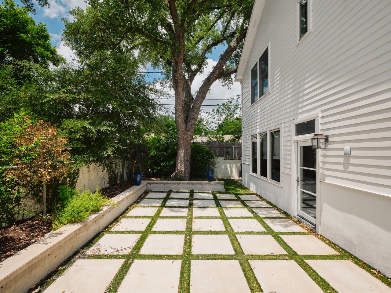 2501 Tower Dr