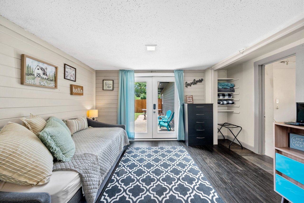 Waco Drive STR & Mixed-Use Investment