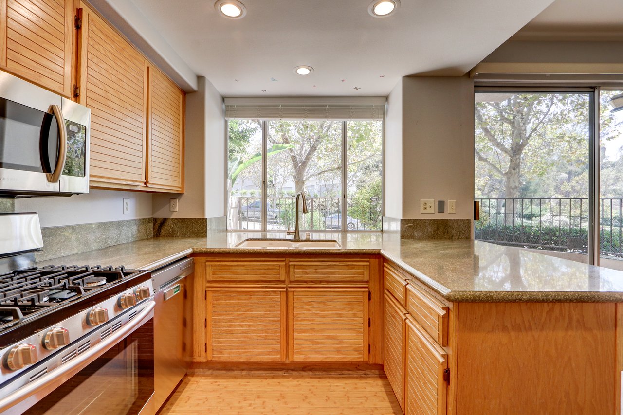 22303 Golden Canyon Cir