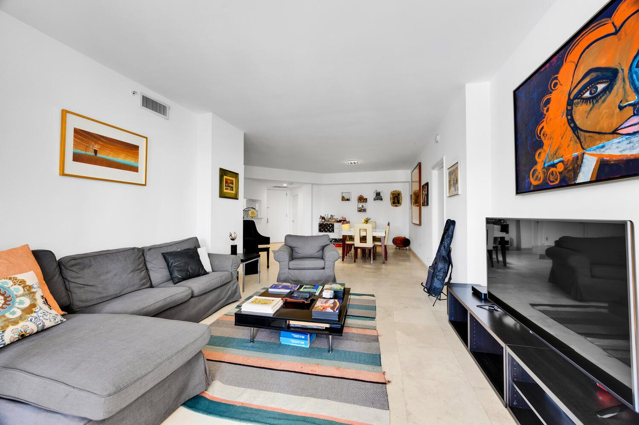 Spacious Rental in Brickell Key