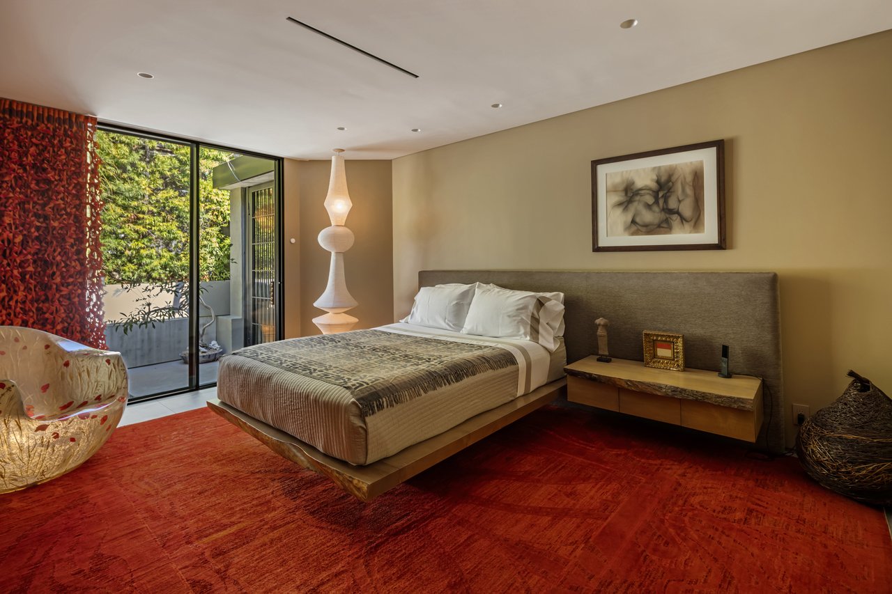 1087 Moraga Dr, Bel Air