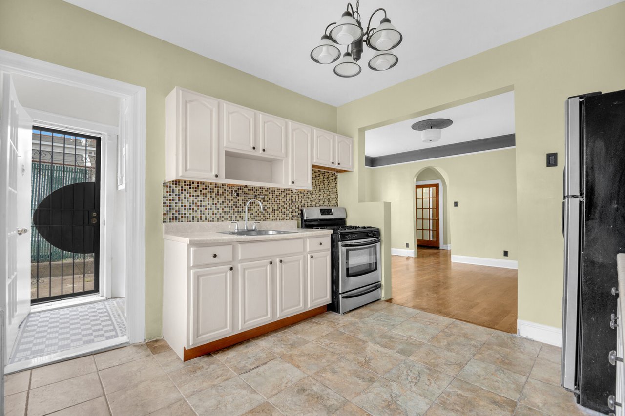 186 Macdougal Street