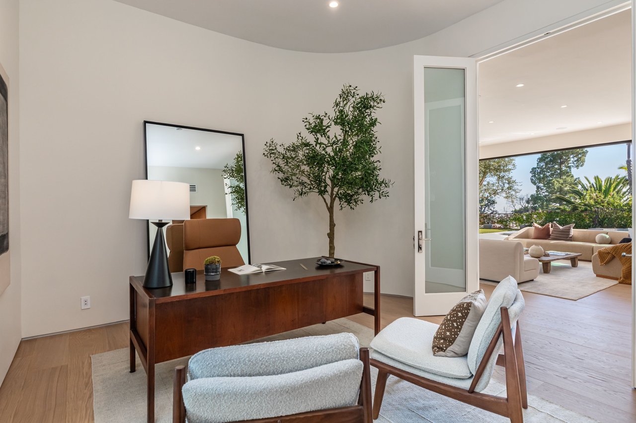 1705 Carla Ridge, Beverly Hills