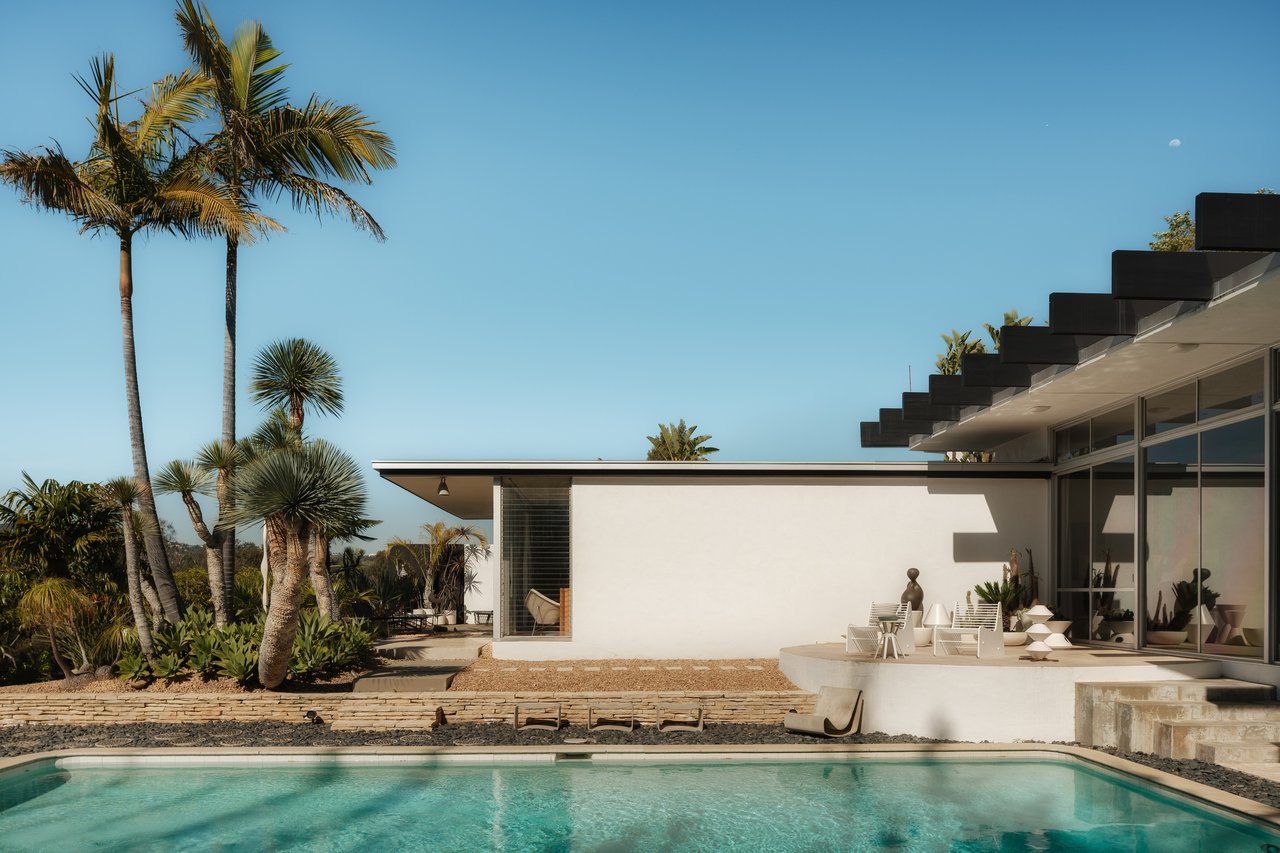 1911 La Mesa Dr