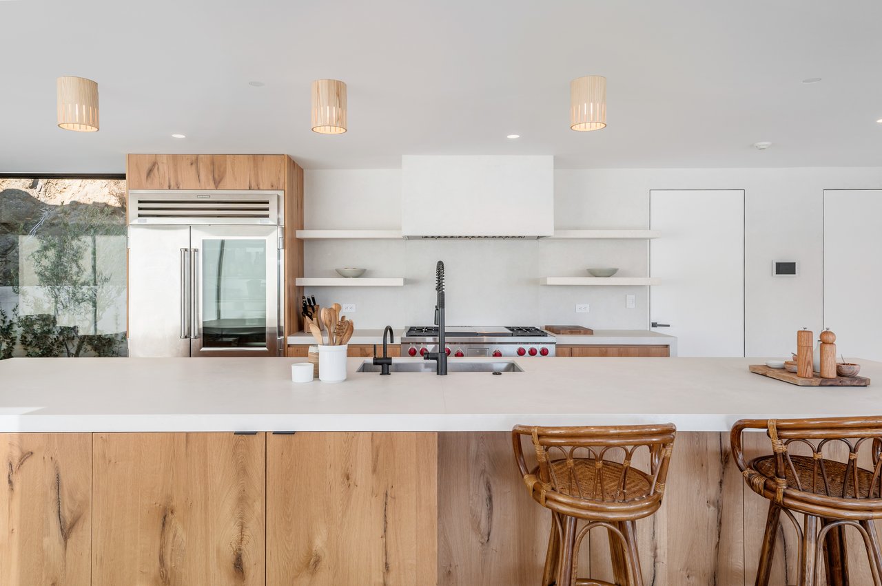 3226 Serra Rd, Malibu