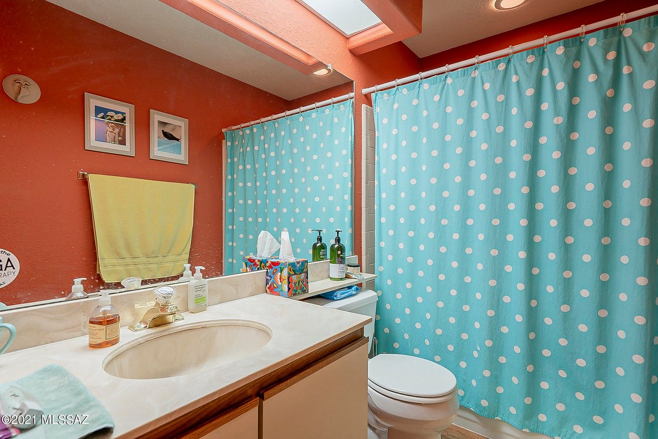 1323 E Stoney Canyon Cir