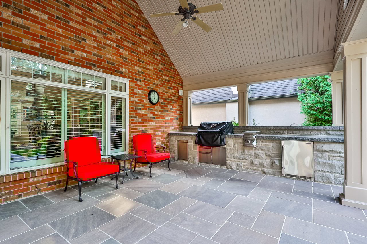 3105 Lakeshore Road, Burlington