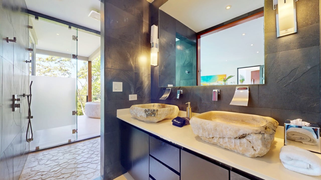 Luxury Retreat in Gated Community with Private Beach Access
