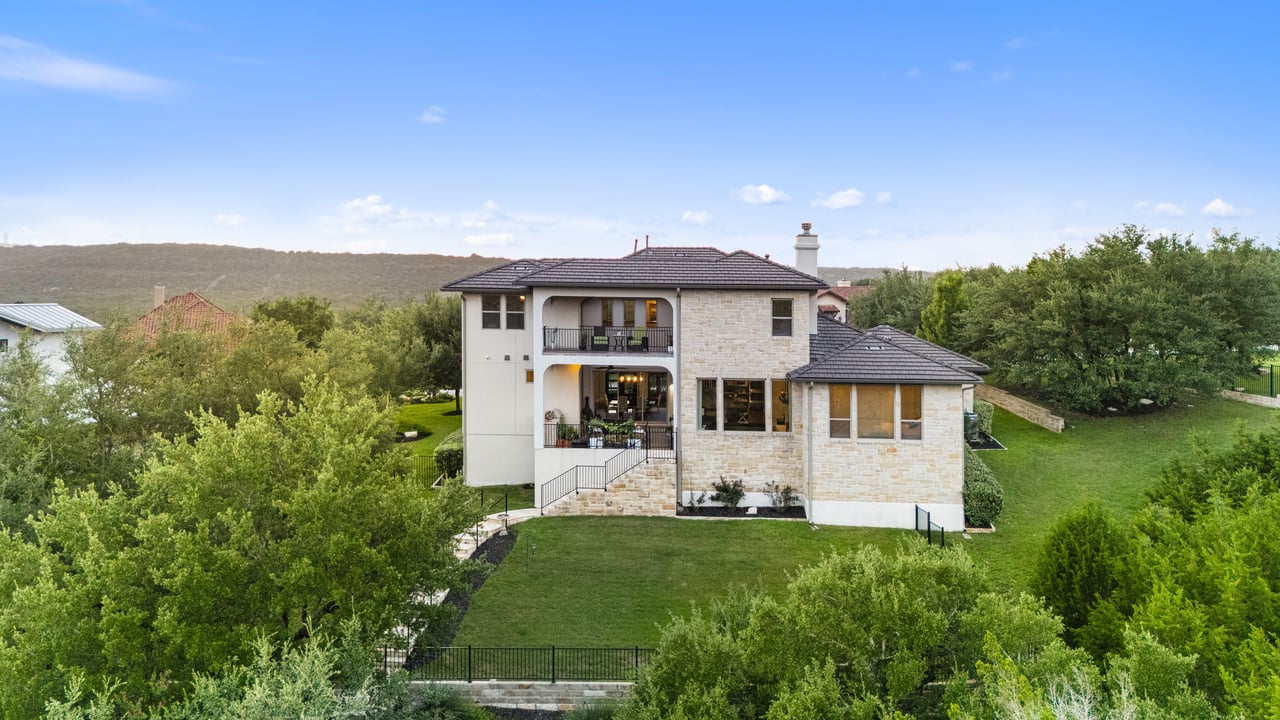 Modern Transitional Luxury Home in Gated Bluffs of Steiner Ranch | Lake Austin Access + Hill Country Views | $1.9MM