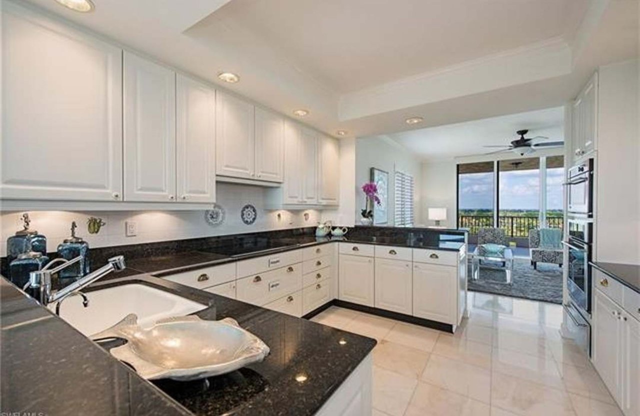 8960 Bay Colony Dr #804