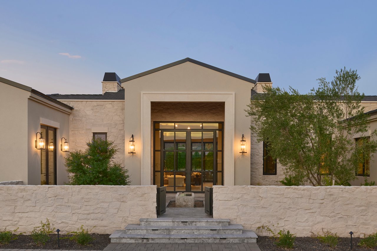 5524 N HOMESTEAD Lane