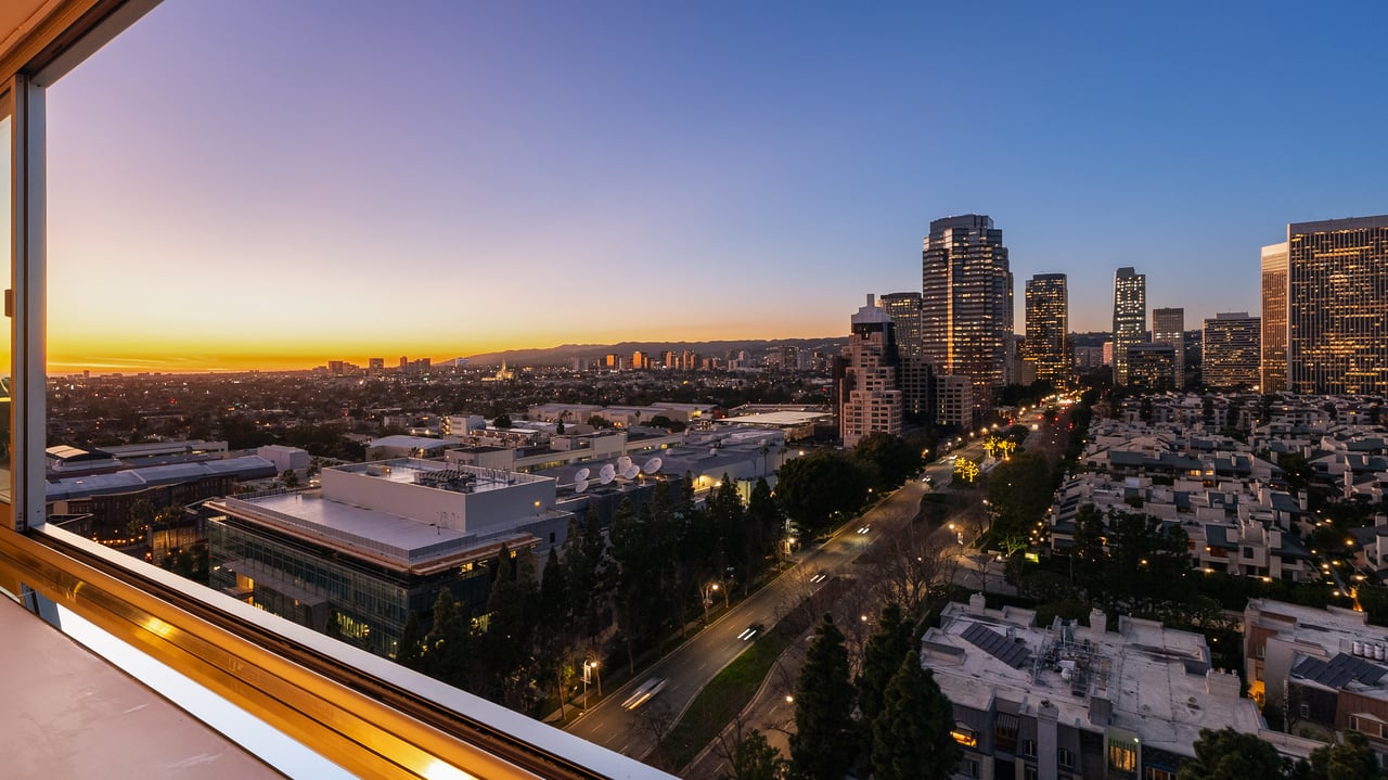 2220 Avenue Of The Stars Unit: 1802W