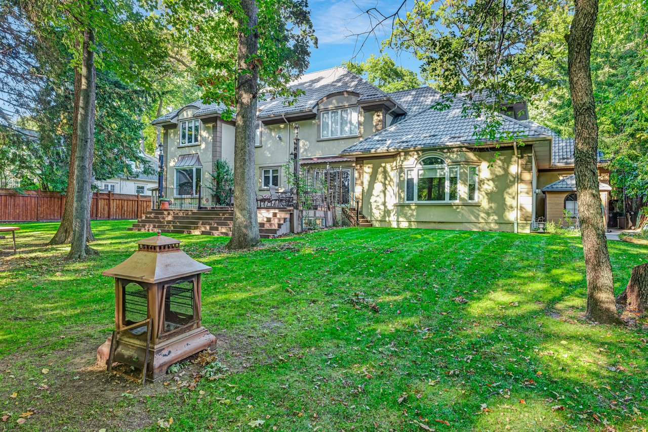 2126 Parker Dr