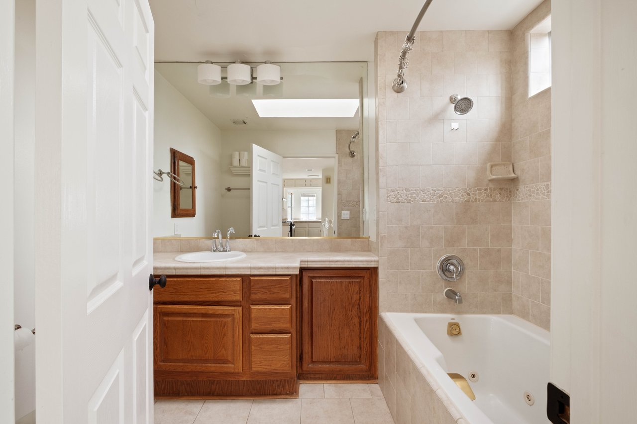 23153 Canzonet St, Woodland Hills