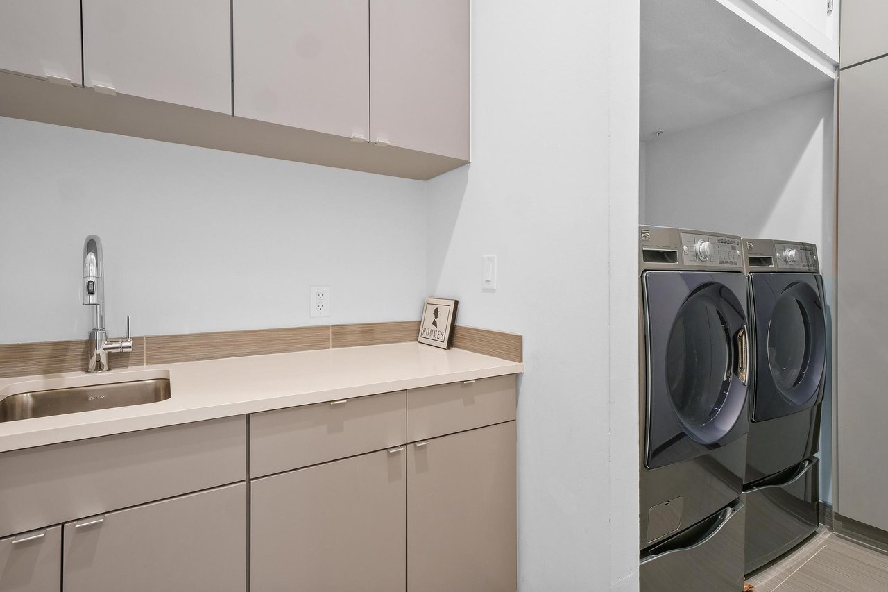 555 E 5th St, Unit 3022