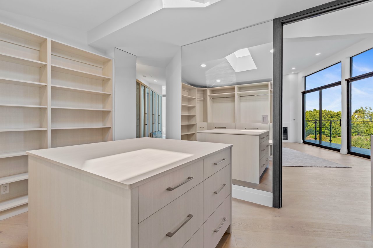 Luxurious Architectural Estate