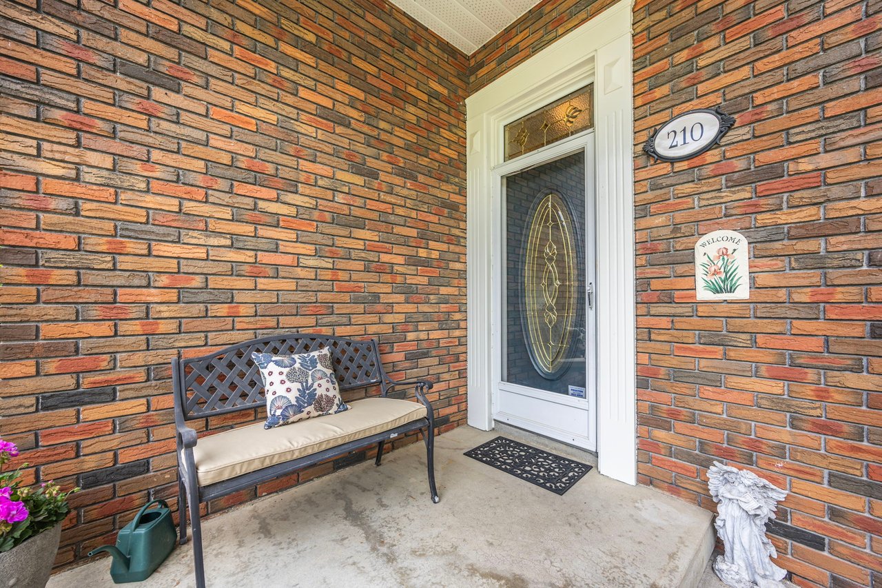 210 Richard Avenue, Newmarket