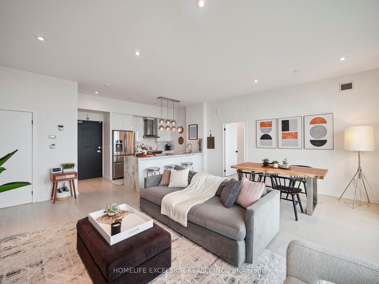 PENTHOUSE IN EMERALD CITY 