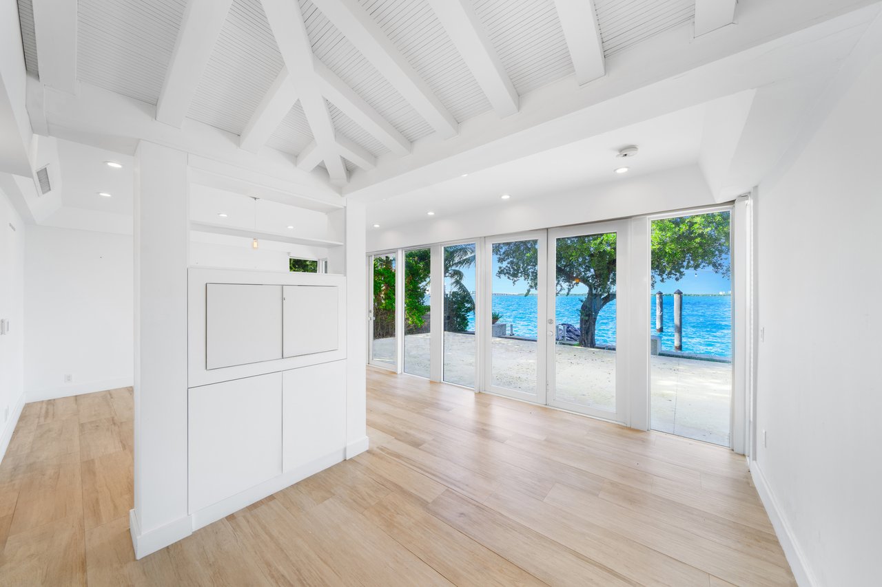 444 W Rivo Alto Drive