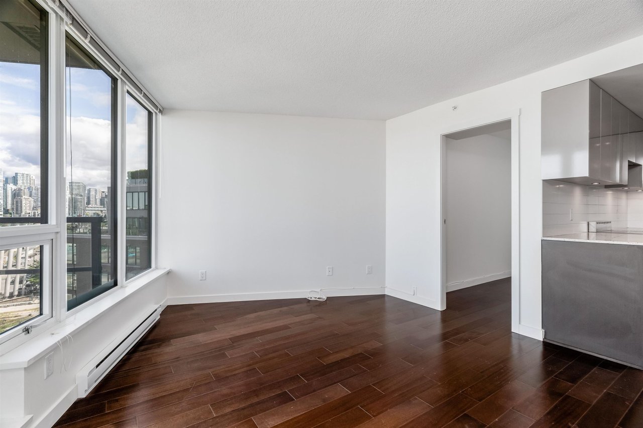 445 W 2nd Ave