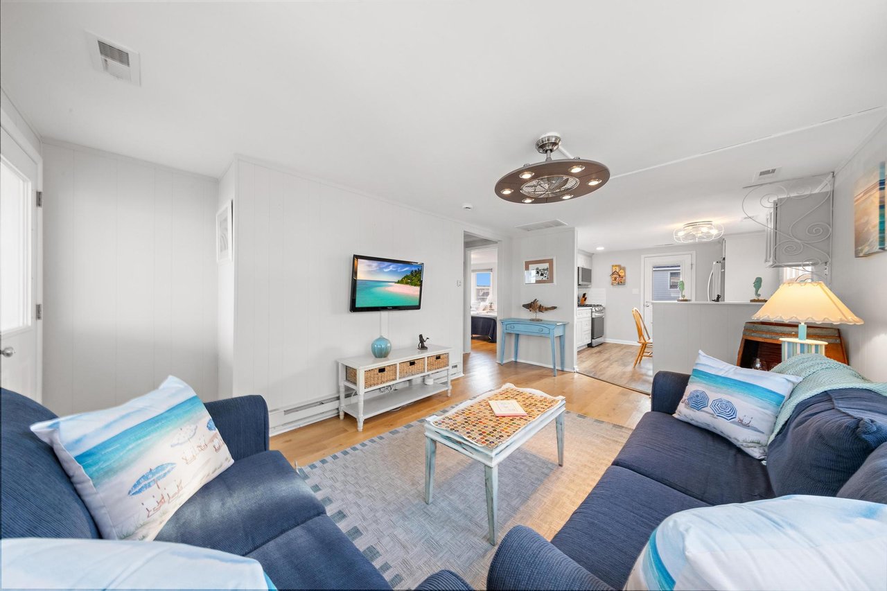 216 Taylor Ave, 2nd Floor Unit