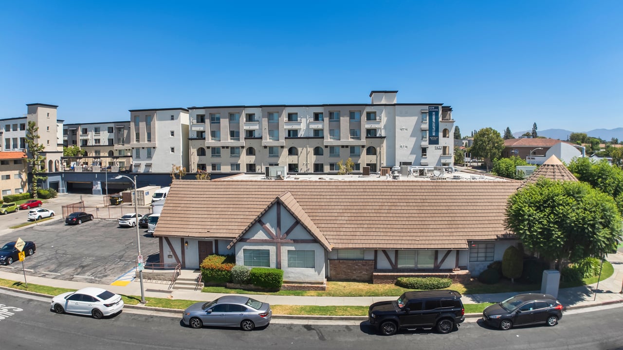 9401 Reseda Blvd