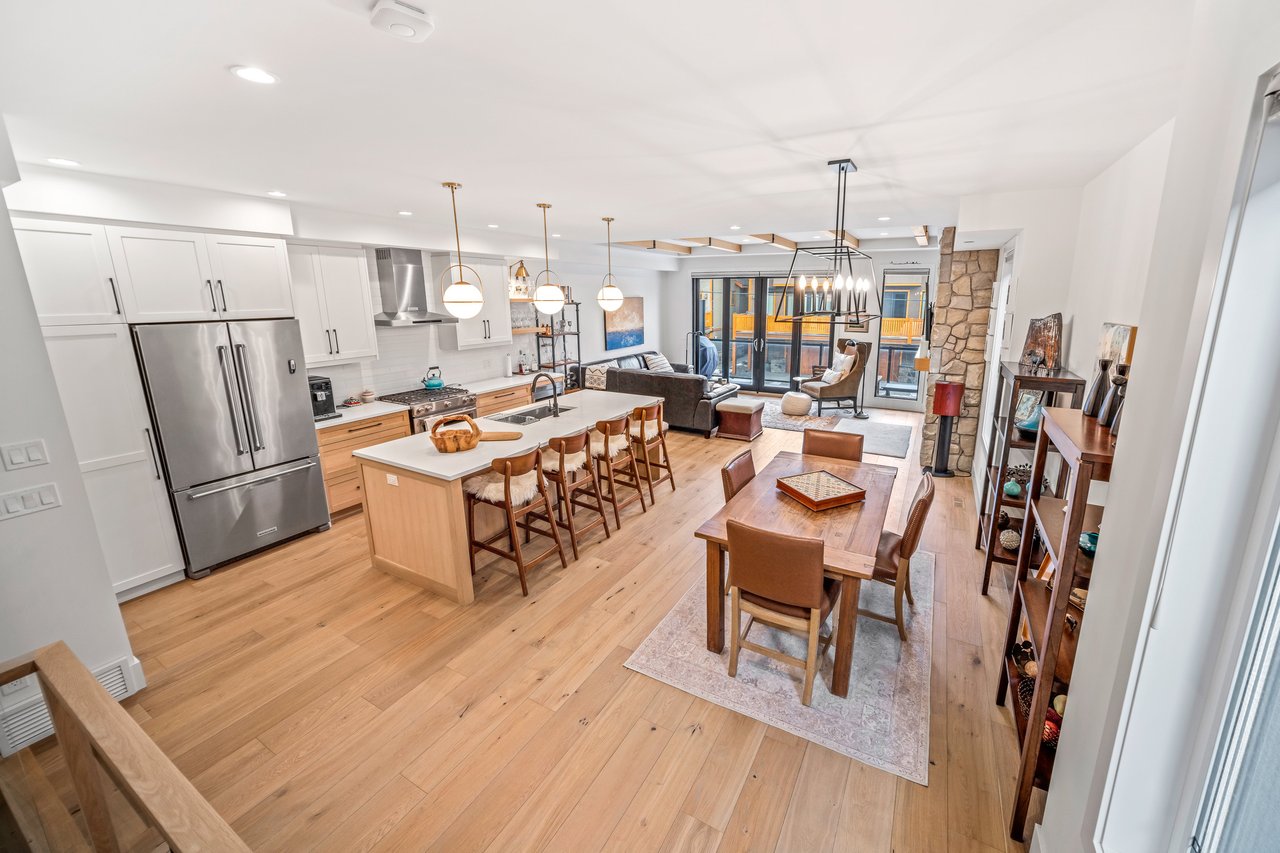 810 3rd Street Unit: 4