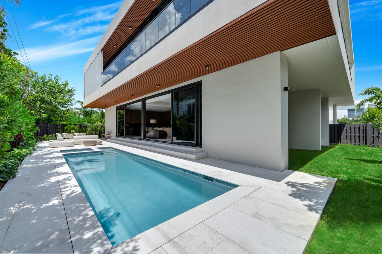 262 189th Terrace